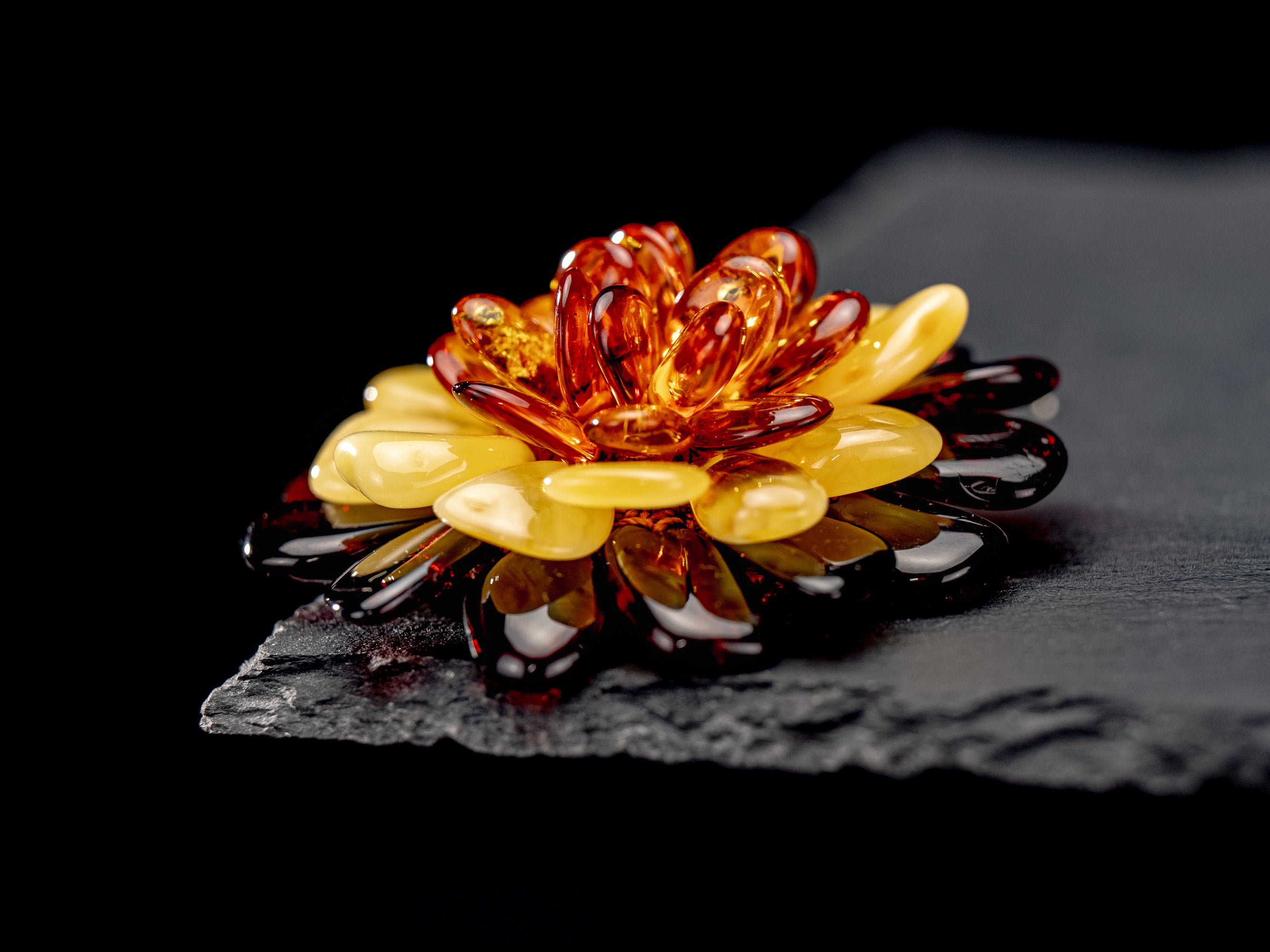 Flower Pendant/ Brooch